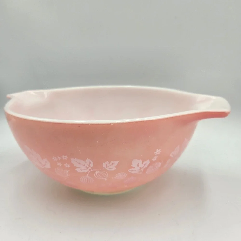 Vintage Pyrex Pink Gooseberry 442 Cinderella Nesting Bowl 1 1/2 Quart Slght Fade